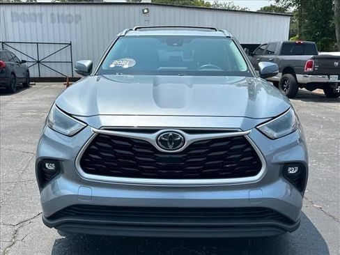 Used 2021 Toyota Highlander XLE FWD image 4