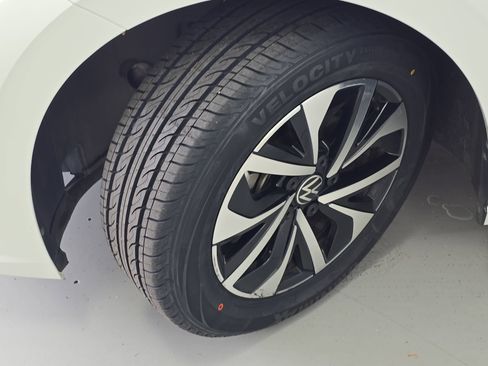 Certified 2024 Volkswagen Jetta S image 29