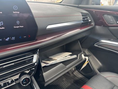 Used 2024 Chevrolet Traverse RS w/ LPO, Floor Liner Package AWD/4WD image 44