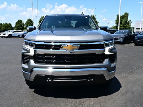 Used 2024 Chevrolet Silverado 1500 LT AWD/4WD image 3