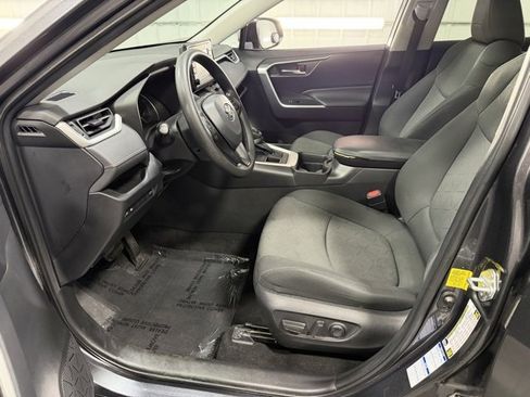 Used 2021 Toyota RAV4 XLE image 12