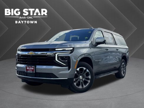 Used 2026 Chevrolet Suburban LS RWD image 1
