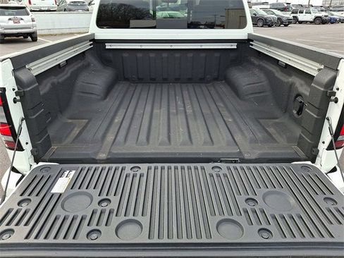 Used 2023 Nissan Frontier PRO-4X w/ Pro-4X Premium Package image 31