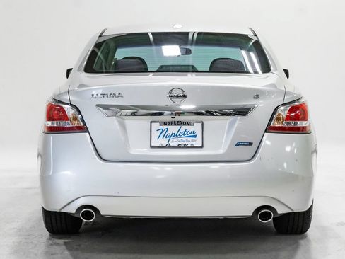 Used 2014 Nissan Altima 2.5 S w/ Display Audio Package FWD image 25
