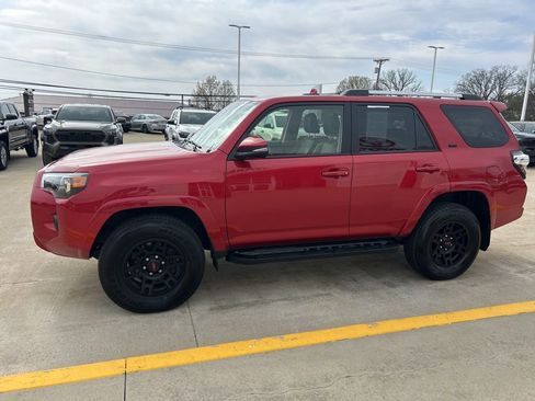 Used 2023 Toyota 4Runner SR5 Premium w/ Moonroof Package image 3