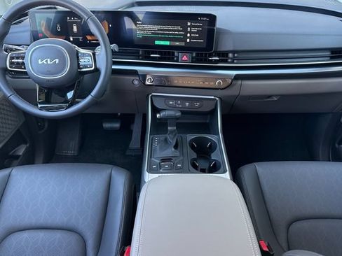 New 2026 Kia Carnival FWD image 15