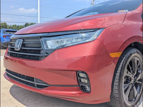 Used 2024 Honda Odyssey Sport image 11