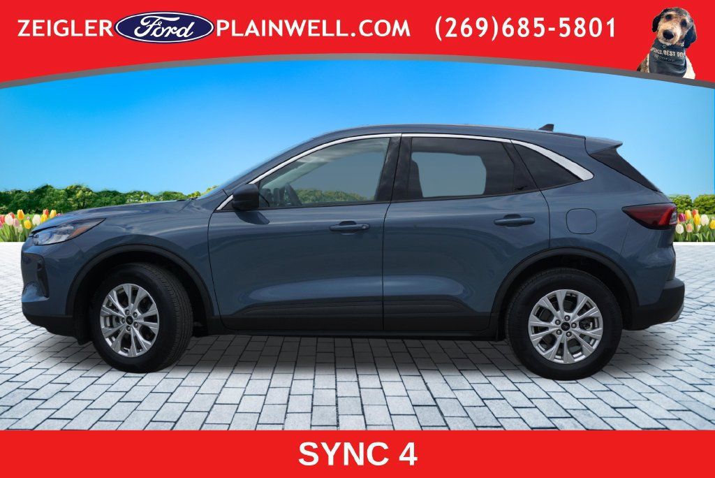 Used 2023 Ford Escape Active AWD/4WD image 2