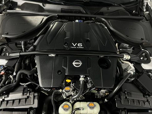Used 2025 Nissan Z NISMO w/ Floor Mat Package RWD image 32