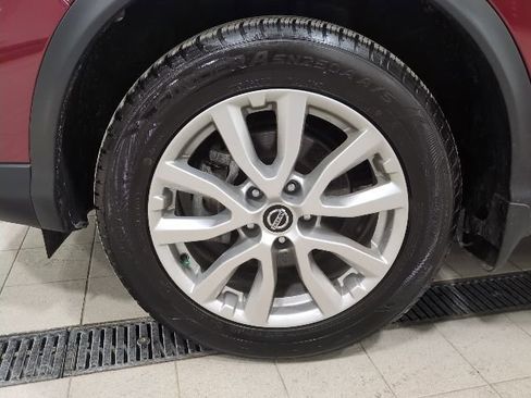 Used 2022 Nissan Rogue Sport SV image 18