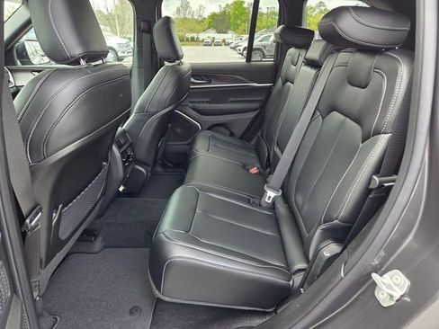 New 2026 Jeep Grand Cherokee Limited w/ Luxury Tech Group II RWD image 5