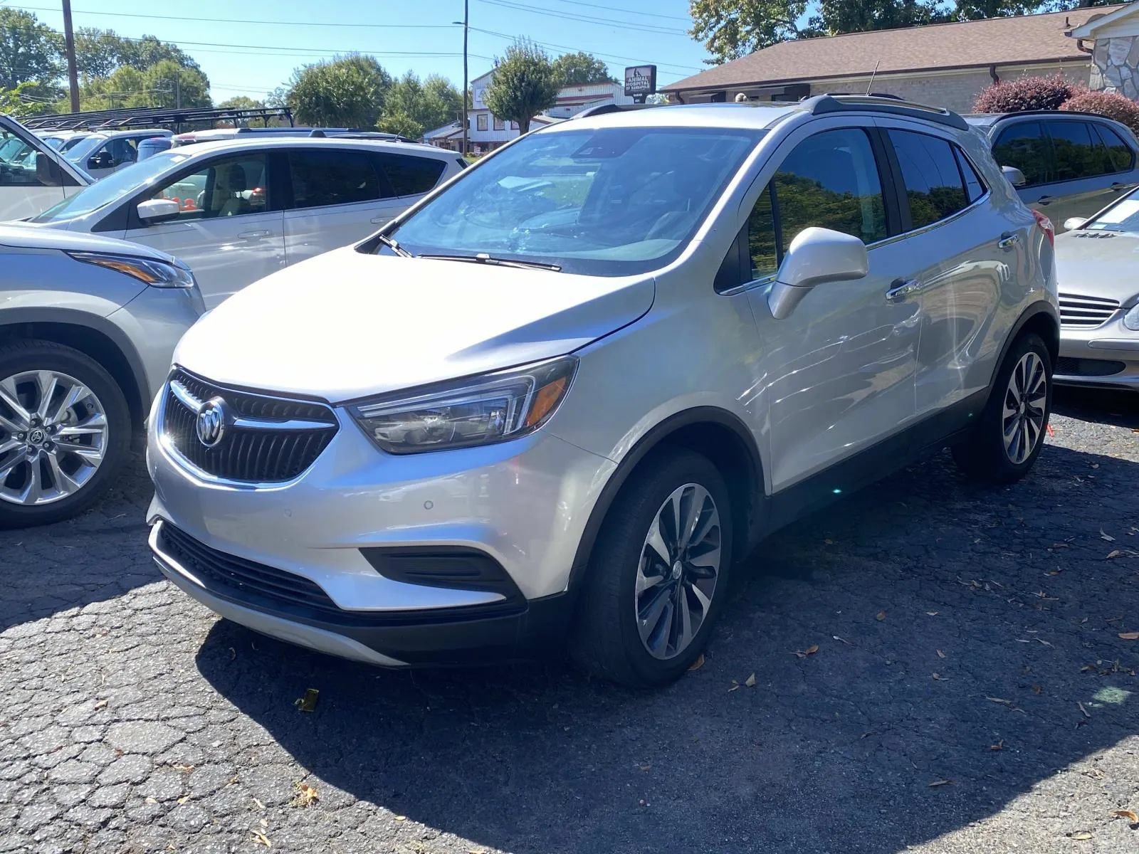 Used 2021 Buick Encore Preferred w/ Safety Package II AWD/4WD image 4