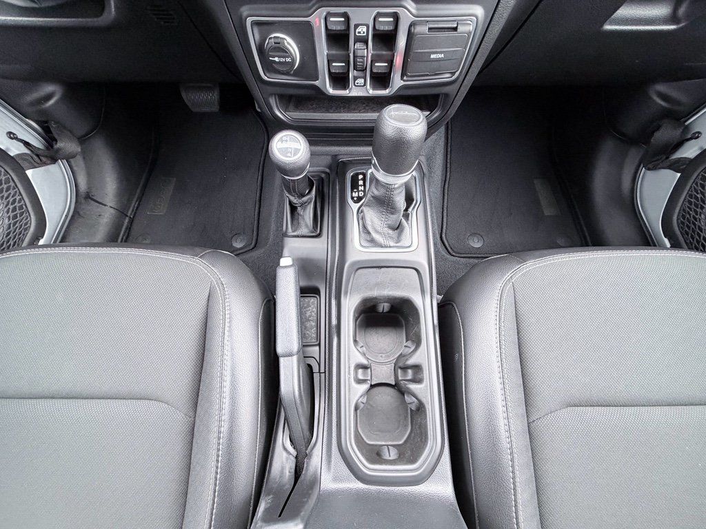 Used 2023 Jeep Gladiator Sport AWD/4WD image 16
