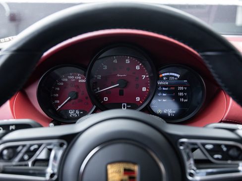 Certified 2021 Porsche 718 Boxster Spyder RWD image 14