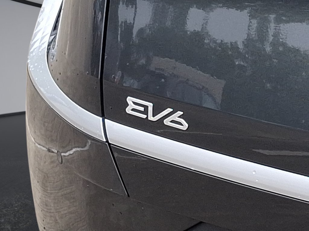 Used 2024 Kia EV6 Light AWD/4WD image 24