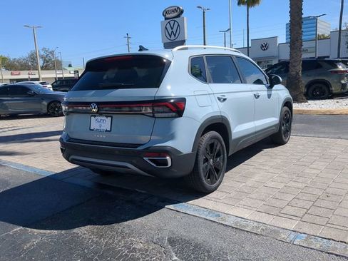 New 2026 Volkswagen Taos SE FWD image 4