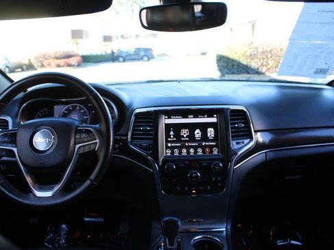 Used 2018 Jeep Grand Cherokee Limited RWD image 8