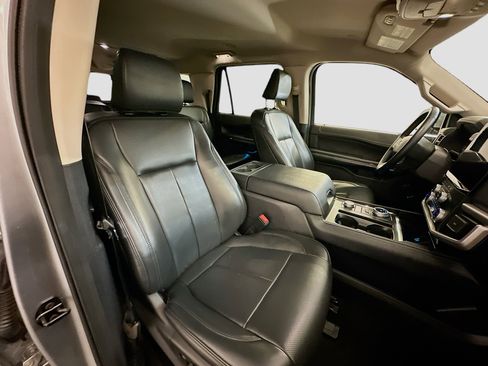 Used 2024 Ford Expedition Max XLT image 34