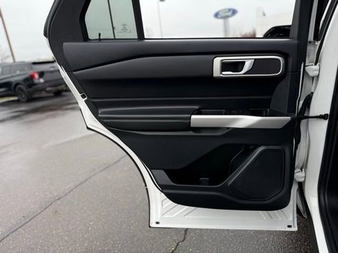 Certified 2024 Ford Explorer XLT image 15