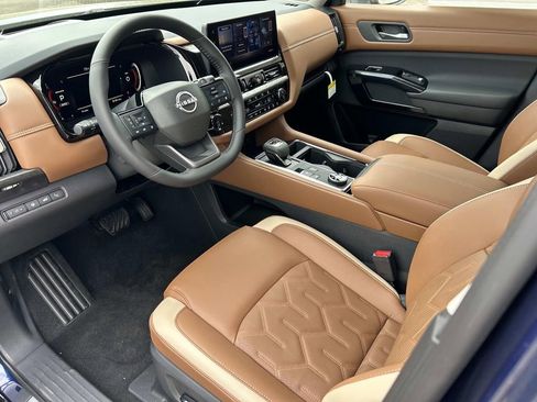 New 2026 Nissan Pathfinder Platinum AWD/4WD image 14