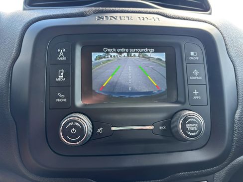 Used 2017 Jeep Renegade Trailhawk w/ Popular Equipment Group AWD/4WD image 37