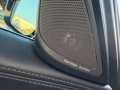 Used 2017 BMW 740i image 31