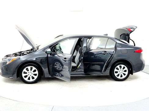 Certified 2025 Toyota Corolla LE image 10