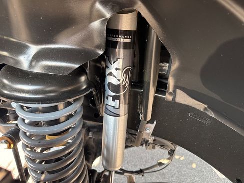 Used 2018 Jeep Wrangler Unlimited Sahara w/ Quick Order Package 24M Moab image 17