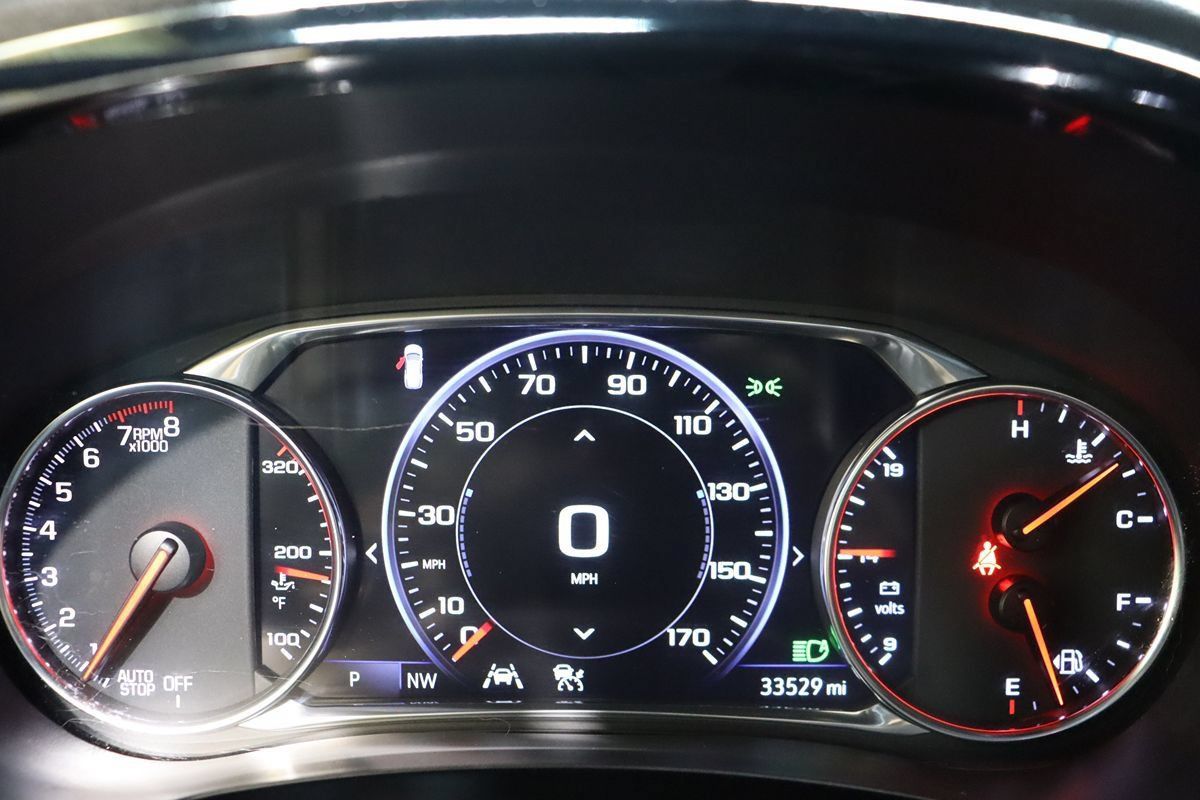 Used 2023 Chevrolet Traverse Premier FWD image 43