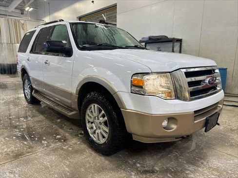 Used 2011 Ford Expedition XLT w/ 202A Rapid Spec Order Code image 2