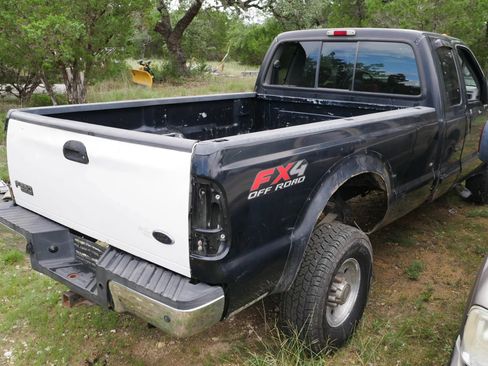 Used 2002 Ford F250 4x4 SuperCab Super Duty image 3