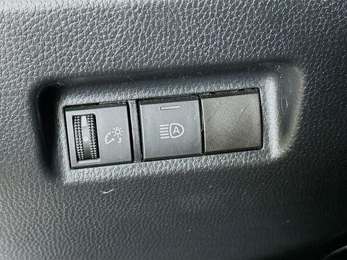 Used 2020 Toyota RAV4 LE image 16