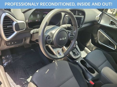 Certified 2023 Kia Soul LX FWD image 7
