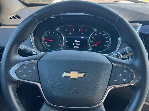 Used 2023 Chevrolet Traverse LT FWD image 11