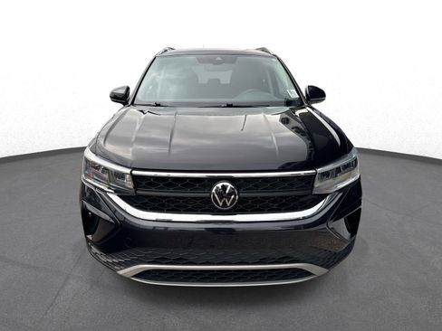 Used 2024 Volkswagen Taos SE FWD image 8