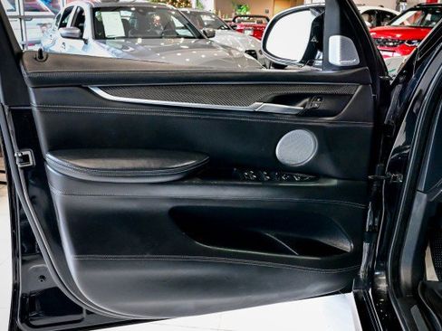 Used 2017 BMW X5 M image 16