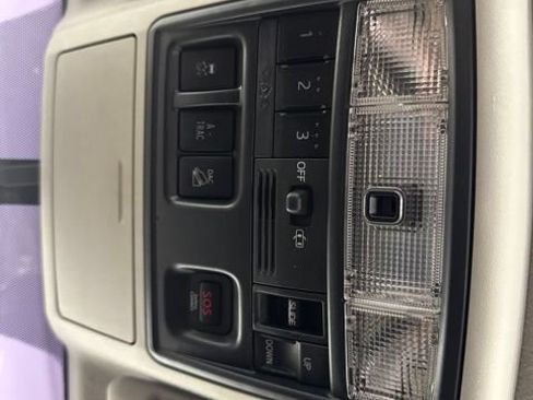 Used 2016 Toyota 4Runner Limited AWD/4WD image 14