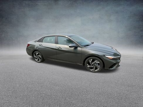 New 2025 Hyundai Elantra Limited image 26