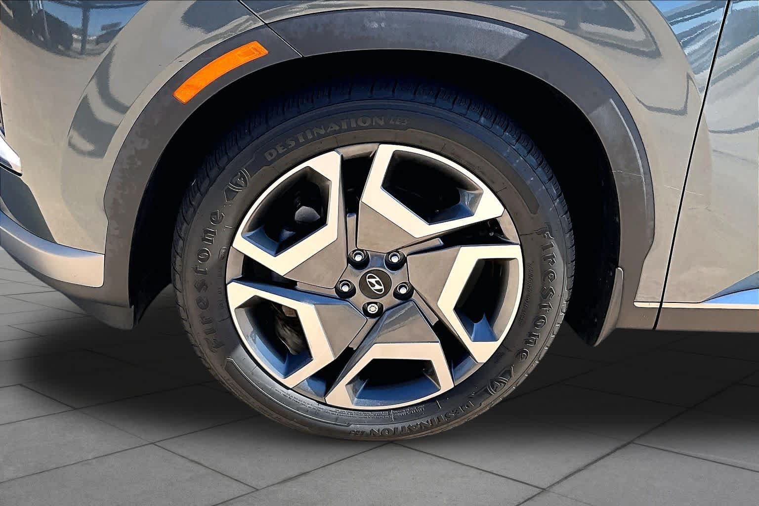 Used 2023 Hyundai Palisade Limited FWD image 8