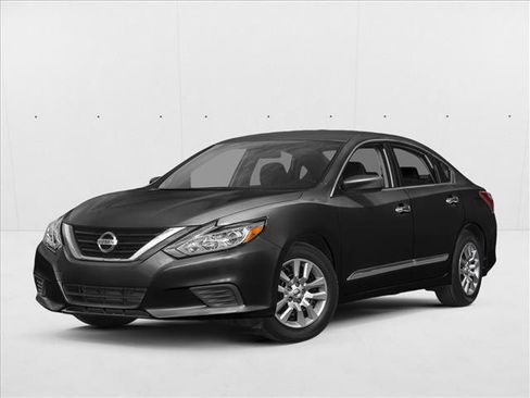 Used 2017 Nissan Altima 2.5 SV image 1