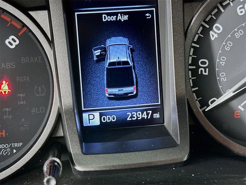 Used 2023 Toyota Tacoma TRD Off-Road image 12