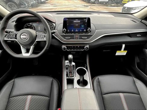 New 2025 Nissan Altima 2.5 SR image 5