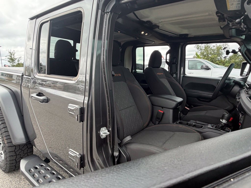 Certified 2025 Jeep Gladiator Mojave w/ Safety Group AWD/4WD image 49