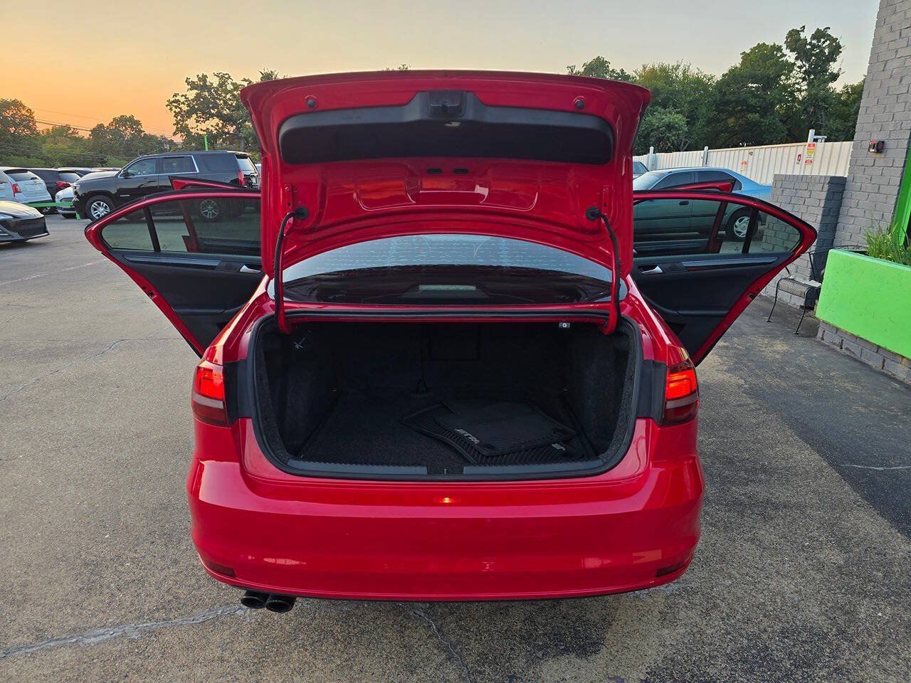 Used 2018 Volkswagen Jetta Sport FWD image 40