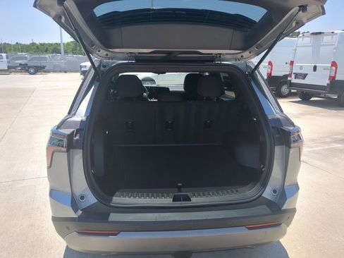 Used 2026 Chevrolet Equinox LT AWD/4WD image 6