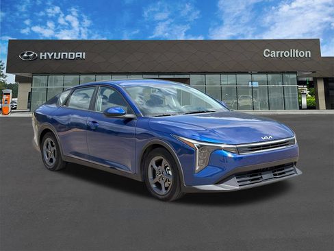 Used 2025 Kia K4 FWD image 3