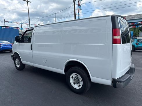 Used 2015 GMC Savana 2500 RWD image 6