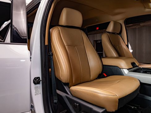 Used 2022 Ford F450 Lariat w/ FX4 Off-Road Package image 28