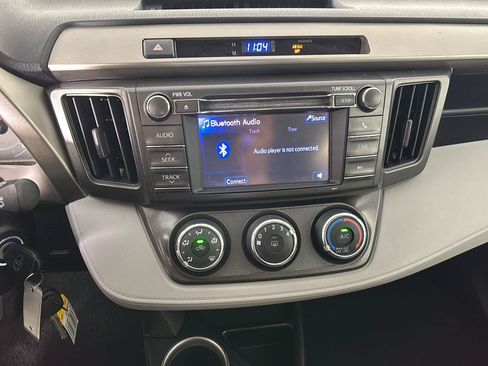 Used 2013 Toyota RAV4 LE AWD/4WD image 32