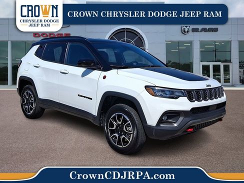 Used 2024 Jeep Compass Trailhawk image 1